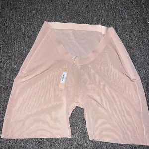 NEW WITH TAGS-SKIMS Sheer Sculpt Low Back Short, size large, color clay